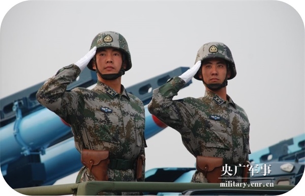 02.jpg 中國退役軍人 | 衡飛:走下閱兵場(chǎng)的創(chuàng )業(yè)人生-云南能投軍創(chuàng )產(chǎn)業(yè)投資有限公司