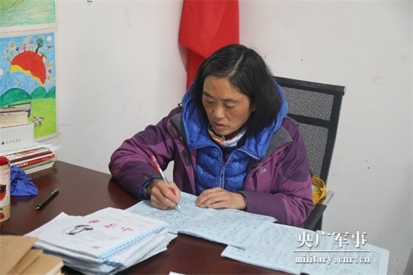 03.jpg 中國退役軍人丨謝彬蓉:綻放在大涼山上的軍中綠花-云南能投軍創(chuàng )產(chǎn)業(yè)投資有限公司