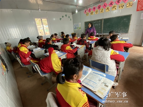 05.jpg 中國退役軍人丨謝彬蓉:綻放在大涼山上的軍中綠花-云南能投軍創(chuàng )產(chǎn)業(yè)投資有限公司