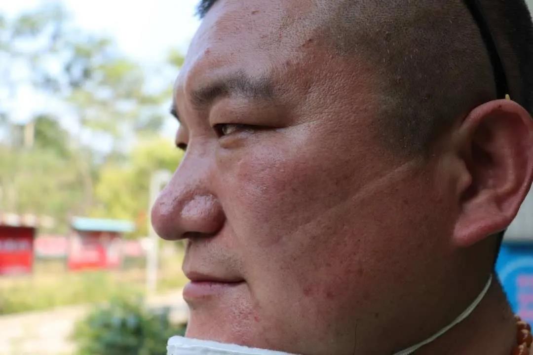 一張臉占據《人民日報》一整版，這人啥來(lái)頭？-云南能投軍創(chuàng  )產(chǎn)業(yè)投資有限公司