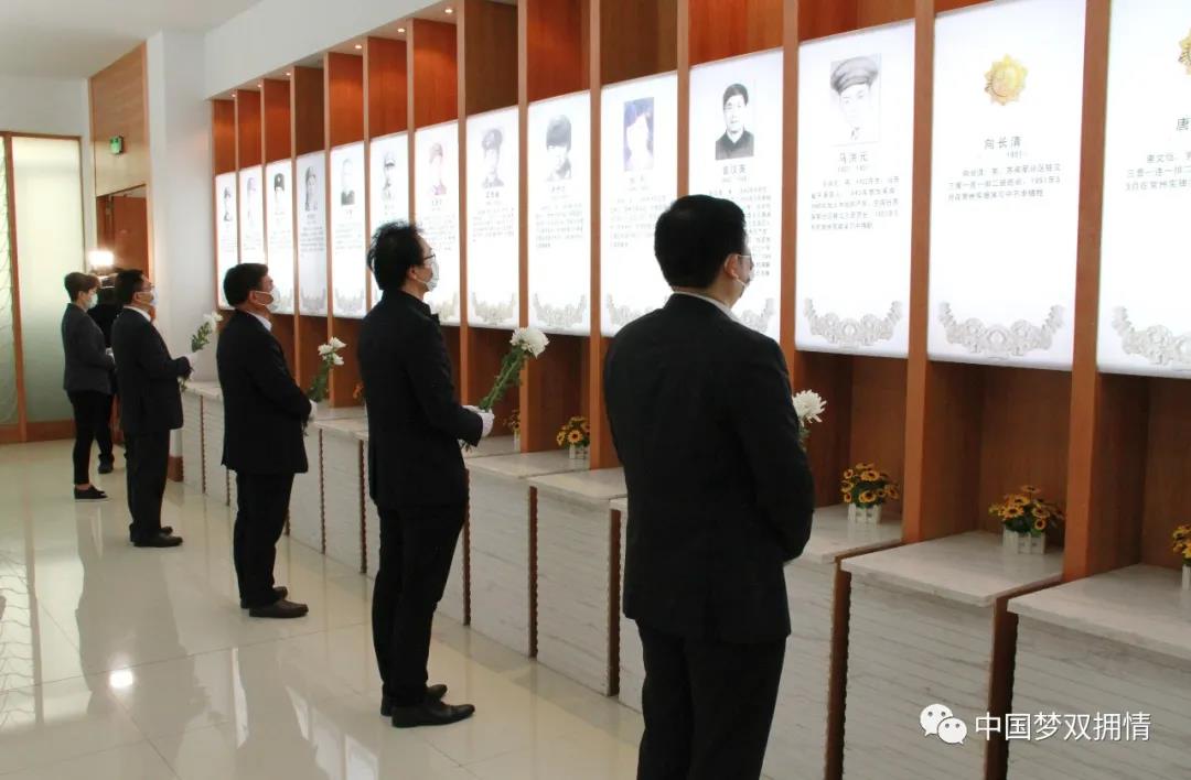 英烈心中記 追思在云端——江蘇、四川、重慶、浙江、福建等地“云祭掃”“代祭掃”緬懷英烈