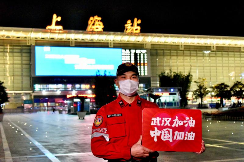 抗擊疫情，這對上海退役軍人夫婦齊上陣……