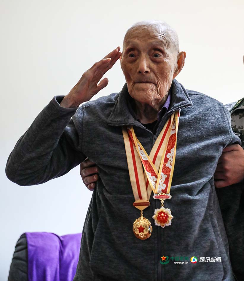 05.jpg 百歲紅軍的囑托|張力雄:長(cháng)征精神是無(wú)價(jià)之寶-云南能投軍創(chuàng )產(chǎn)業(yè)投資有限公司