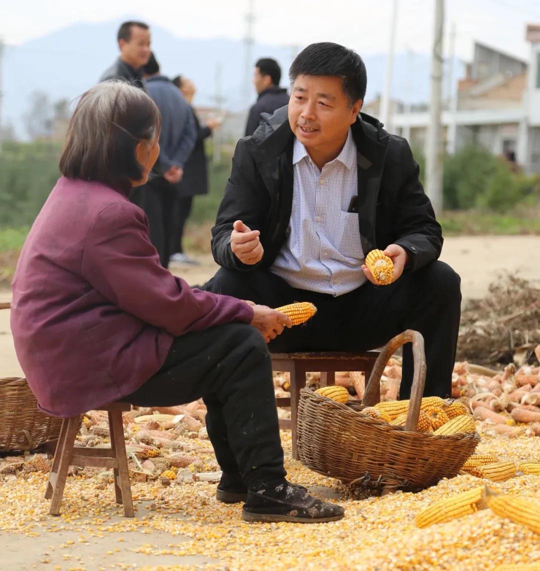 央廣軍事短評丨自主擇業(yè)軍轉干部：戎裝雖解，軍魂猶在，歲月流逝，本色不改-云南能投軍創(chuàng  )產(chǎn)業(yè)投資有限公司