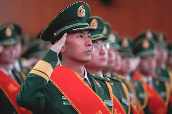 央廣軍事短評丨自主擇業(yè)軍轉干部：戎裝雖解，軍魂猶在，歲月流逝，本色不改-云南能投軍創(chuàng  )產(chǎn)業(yè)投資有限公司