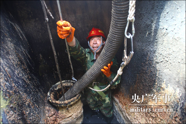 張喜忠：從掏糞工到國慶觀(guān)禮臺嘉賓，“北漂”退伍老兵的人生逆襲-云南能投軍創(chuàng  )產(chǎn)業(yè)投資有限公司