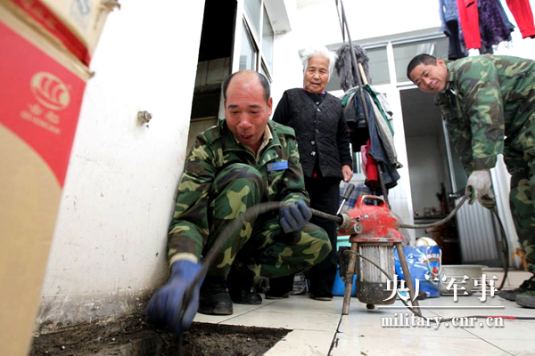 張喜忠：從掏糞工到國慶觀(guān)禮臺嘉賓，“北漂”退伍老兵的人生逆襲-云南能投軍創(chuàng  )產(chǎn)業(yè)投資有限公司