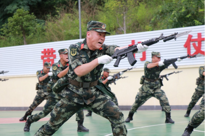 50年后，應到13人，實(shí)到13人！-云南能投軍創(chuàng  )產(chǎn)業(yè)投資有限公司
