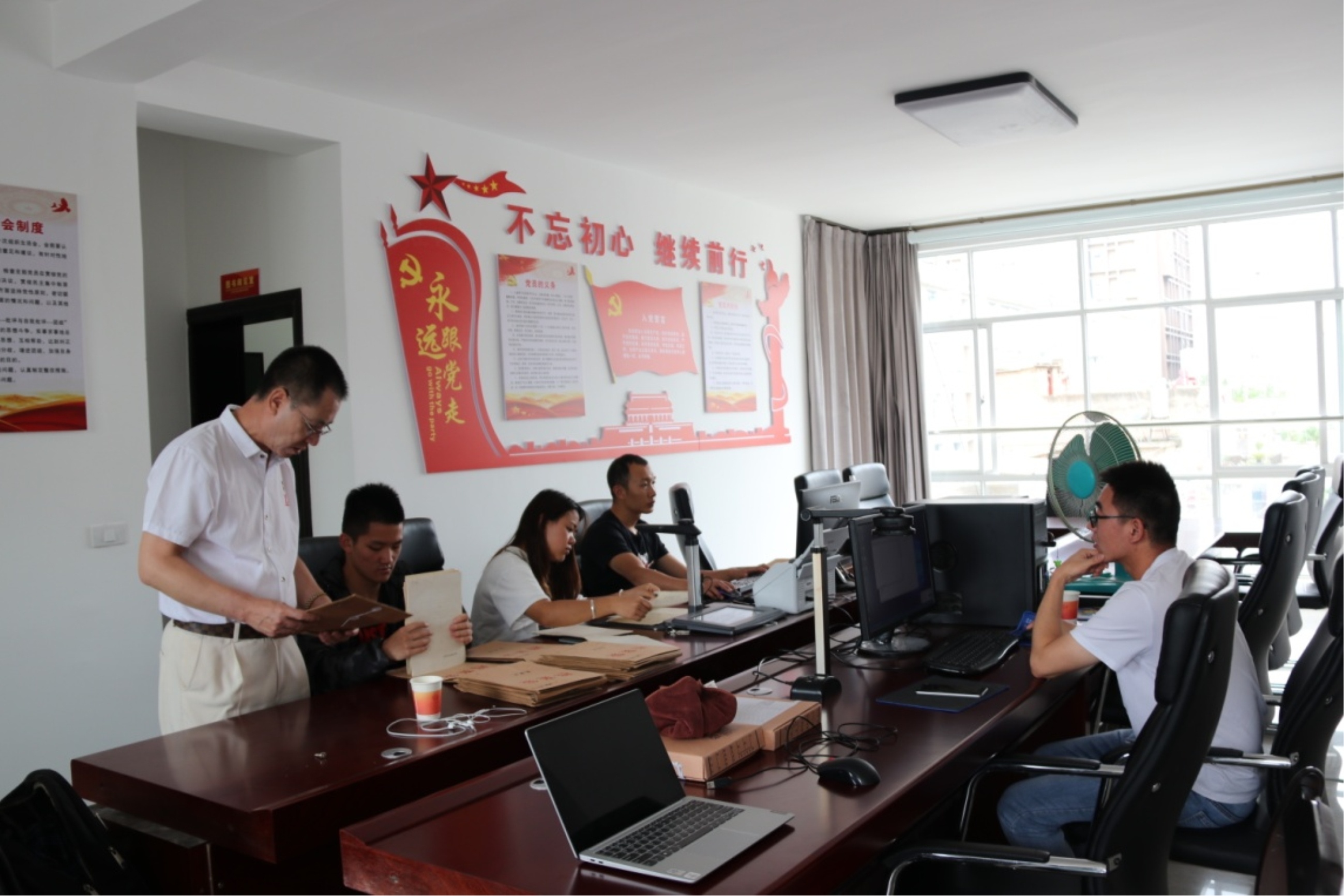 發(fā)展“楓橋經(jīng)驗” 共建和諧陸良——云南省陸良縣退役軍人事務(wù)局創(chuàng  )新為兵服務(wù)的“陸良模式”紀實(shí)-云南能投軍創(chuàng  )產(chǎn)業(yè)投資有限公司