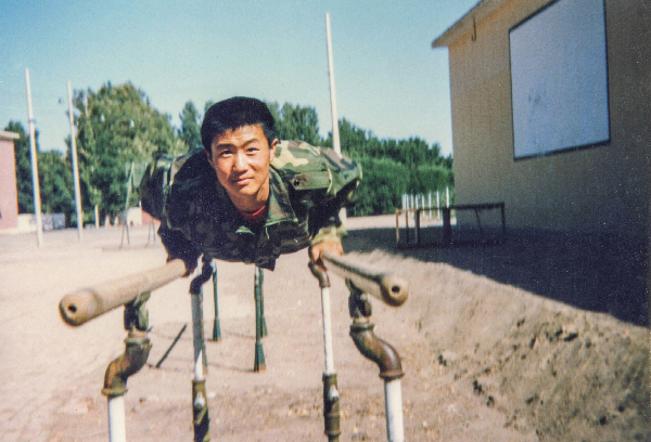 寧平年：從拉面小哥到影視編導，跨界追逐的人生夢(mèng)想-云南能投軍創(chuàng  )產(chǎn)業(yè)投資有限公司