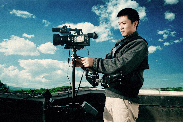 寧平年：從拉面小哥到影視編導，跨界追逐的人生夢(mèng)想-云南能投軍創(chuàng  )產(chǎn)業(yè)投資有限公司