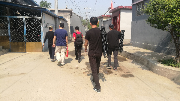 寧平年：從拉面小哥到影視編導，跨界追逐的人生夢(mèng)想-云南能投軍創(chuàng  )產(chǎn)業(yè)投資有限公司