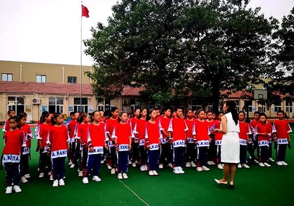 04.jpg 韓靜:傾情國防推后浪-云南能投軍創(chuàng )產(chǎn)業(yè)投資有限公司