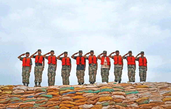 002.gif 千里馳援 老兵“歸隊”-云南能投軍創(chuàng )產(chǎn)業(yè)投資有限公司