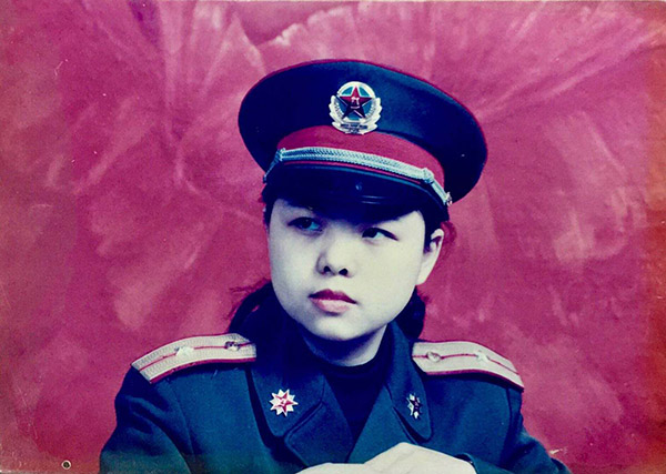 許靈：從正團職政委到金牌“月嫂”，一位自主擇業(yè)女軍官的人生跨越