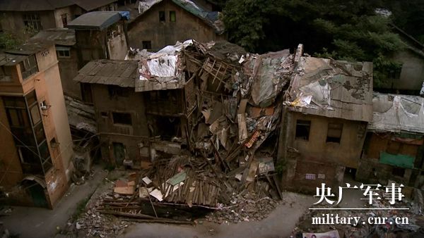 何苦：走進(jìn)山城“棒棒軍”，記錄負重前行的力量