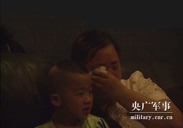 何苦：走進(jìn)山城“棒棒軍”，記錄負重前行的力量