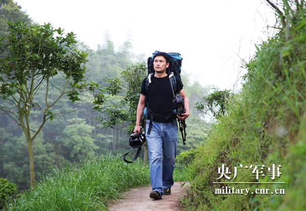 何苦：走進(jìn)山城“棒棒軍”，記錄負重前行的力量