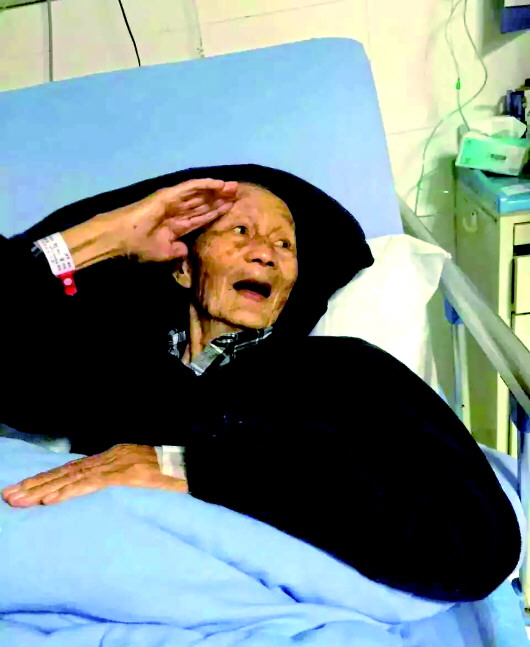 01.jpg 牽住英雄的手 記住來(lái)時(shí)的路 1345份抗戰老兵手印背后的故事-云南能投軍創(chuàng )產(chǎn)業(yè)投資有限公司