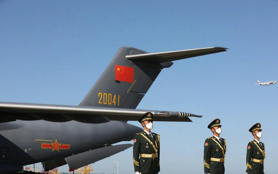 運-20接英雄回家，編號體現祖國對烈士們的無(wú)上尊崇-云南能投軍創(chuàng  )產(chǎn)業(yè)投資有限公司