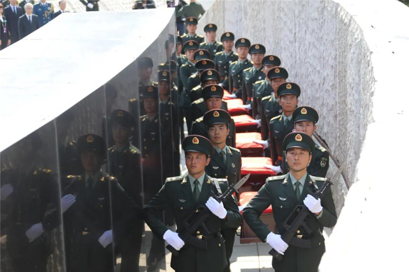 英魂入故土！?第七批在韓志愿軍烈士安葬儀式在沈陽(yáng)舉行-云南能投軍創(chuàng  )產(chǎn)業(yè)投資有限公司