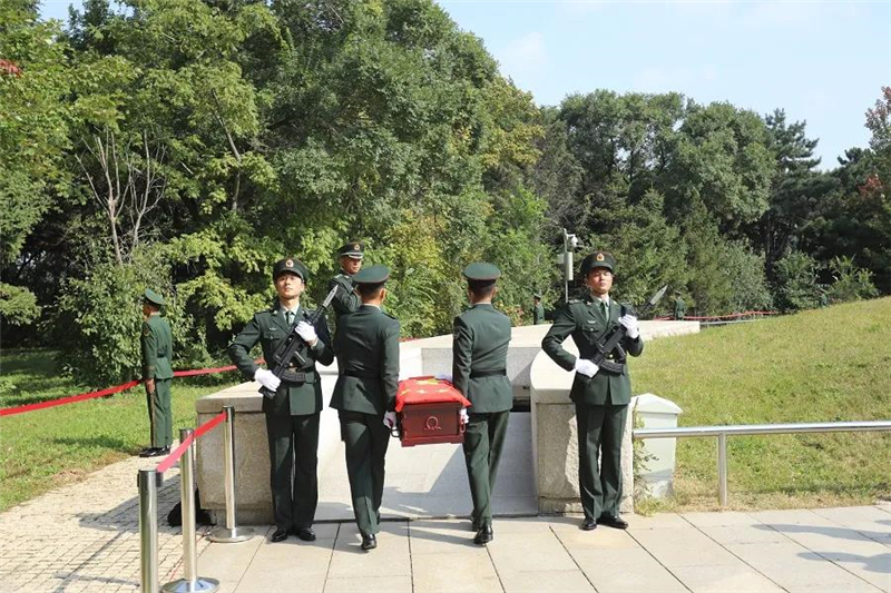英魂入故土！?第七批在韓志愿軍烈士安葬儀式在沈陽(yáng)舉行-云南能投軍創(chuàng  )產(chǎn)業(yè)投資有限公司