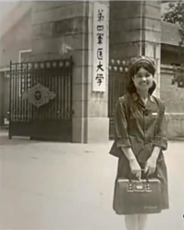 劉亞玲：“戰地女神”自主擇業(yè)，回到家鄉農村當“村醫”-云南能投軍創(chuàng  )產(chǎn)業(yè)投資有限公司