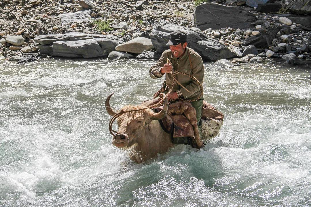 紀念我的戰友，拉齊尼·巴依卡-云南能投軍創(chuàng  )產(chǎn)業(yè)投資有限公司