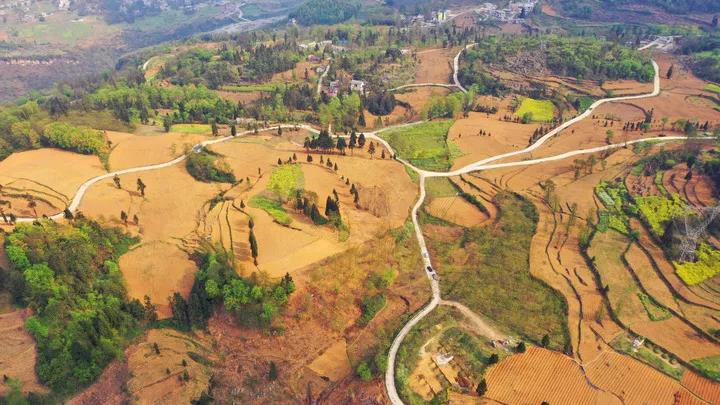 無(wú)字豐碑上 有你的名字——獻給在脫貧攻堅戰場(chǎng)犧牲的英烈-云南能投軍創(chuàng  )產(chǎn)業(yè)投資有限公司