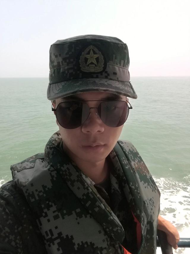 點(diǎn)贊！杭師大退役大學(xué)生士兵勇救落水兒童-云南能投軍創(chuàng  )產(chǎn)業(yè)投資有限公司