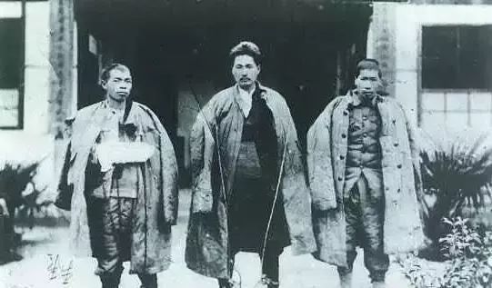 可愛(ài)的中國您看到了嗎？您犧牲前在監牢里的憧憬，都實(shí)現了！-云南能投軍創(chuàng  )產(chǎn)業(yè)投資有限公司