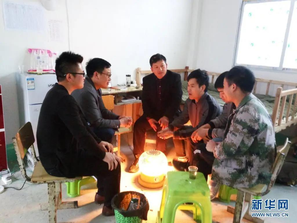 02.jpg 初心長(cháng)留天地間——獻給百年來(lái)奉獻犧牲的中國共產(chǎn)黨人-云南能投軍創(chuàng )產(chǎn)業(yè)投資有限公司