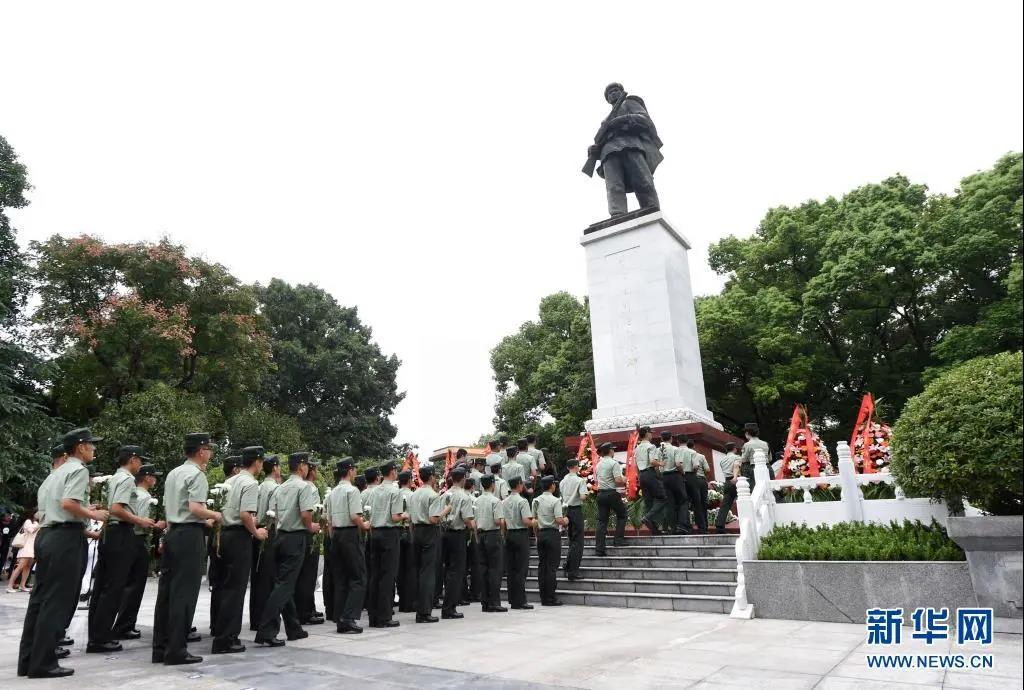 10.jpg 初心長(cháng)留天地間——獻給百年來(lái)奉獻犧牲的中國共產(chǎn)黨人-云南能投軍創(chuàng )產(chǎn)業(yè)投資有限公司