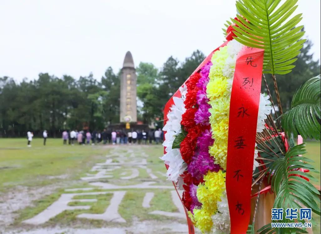12.jpg 初心長(cháng)留天地間——獻給百年來(lái)奉獻犧牲的中國共產(chǎn)黨人-云南能投軍創(chuàng )產(chǎn)業(yè)投資有限公司