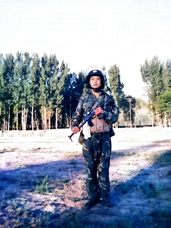 嚴顯建：自主擇業(yè)不忘初心，讓愛(ài)的種子生根發(fā)芽-云南能投軍創(chuàng  )產(chǎn)業(yè)投資有限公司