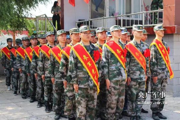 02.jpg 趙佳樂(lè ):一位大學(xué)生士兵退伍返校的960天-云南能投軍創(chuàng )產(chǎn)業(yè)投資有限公司