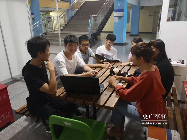 05.jpg 趙佳樂(lè ):一位大學(xué)生士兵退伍返校的960天-云南能投軍創(chuàng )產(chǎn)業(yè)投資有限公司