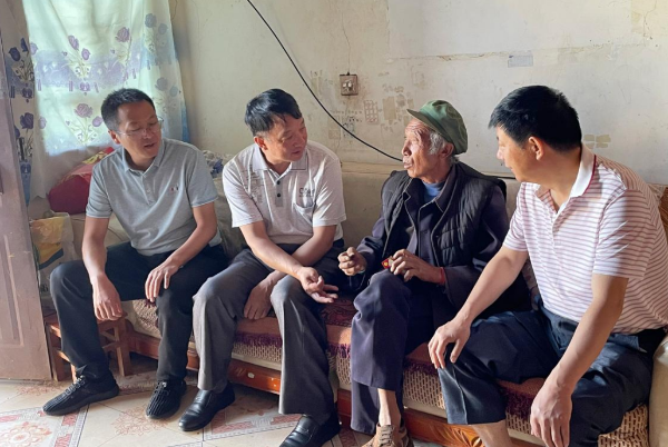 楚雄 | 州退役軍人局開(kāi)展建黨100周年走訪(fǎng)慰問(wèn)退役軍人活動(dòng)-云南能投軍創(chuàng  )產(chǎn)業(yè)投資有限公司