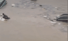 退役不褪色，暴雨中，這些退役軍人真給力-云南能投軍創(chuàng  )產(chǎn)業(yè)投資有限公司