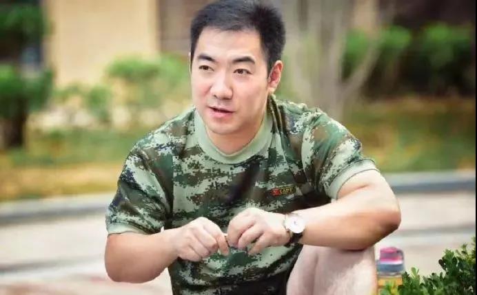 退役不褪色，暴雨中，這些退役軍人真給力-云南能投軍創(chuàng  )產(chǎn)業(yè)投資有限公司