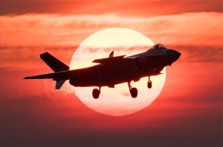 風(fēng)展紅旗起新航——從建黨一百年眺望建軍一百年-云南能投軍創(chuàng  )產(chǎn)業(yè)投資有限公司