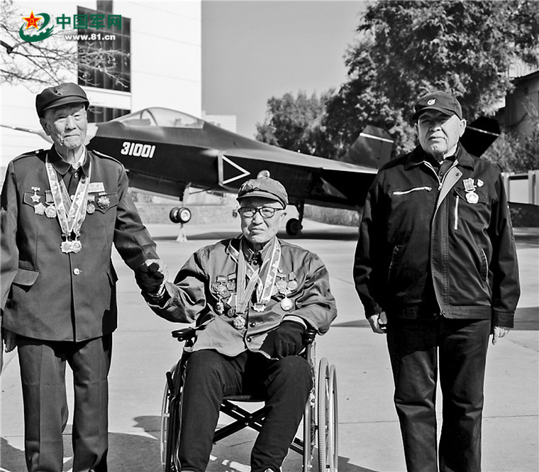 抗美援朝老兵額軍工情懷11.12.jpg 抗美援朝老兵的軍工情懷:“我們要造世界一流戰機”-云南能投軍創(chuàng )產(chǎn)業(yè)投資有限公司
