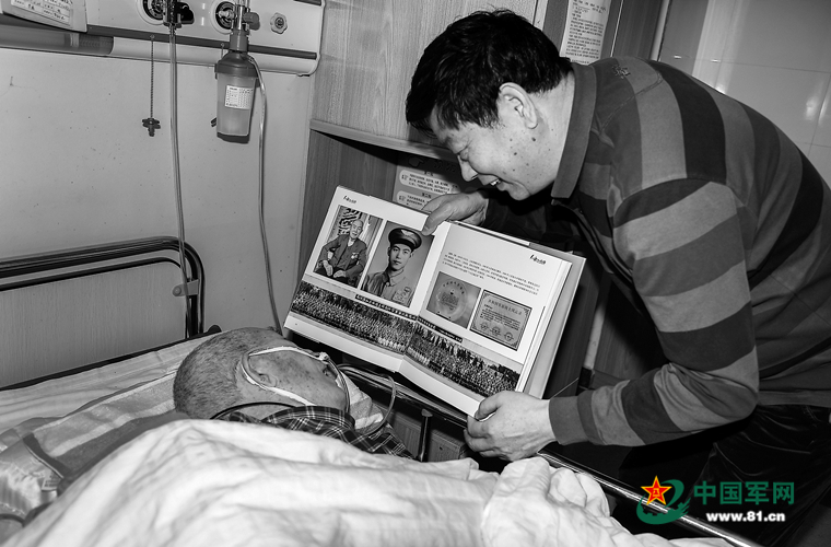 老兵李長(cháng)森5年間義務(wù)為211位老兵留影，用影像致敬英雄