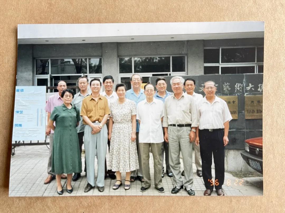 了不起的退役軍人丨71歲退伍老兵“說(shuō)唱”15年，這首歌，請加入你的年度歌單！-云南能投軍創(chuàng  )產(chǎn)業(yè)投資有限公司