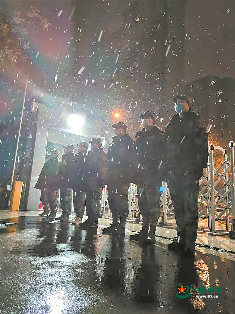 退役不褪色！陜西省西安市退役大學(xué)生沖在校園抗疫一線(xiàn)-云南能投軍創(chuàng  )產(chǎn)業(yè)投資有限公司