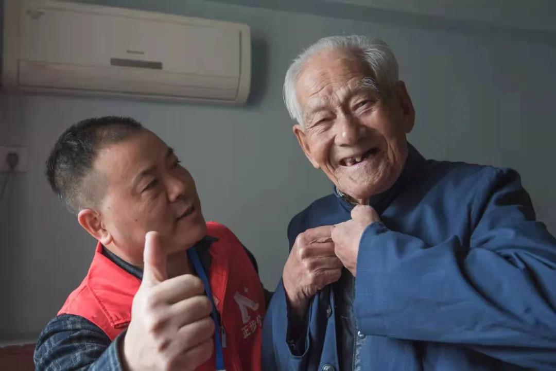 這張大“合影”，太珍貴了！-云南能投軍創(chuàng  )產(chǎn)業(yè)投資有限公司