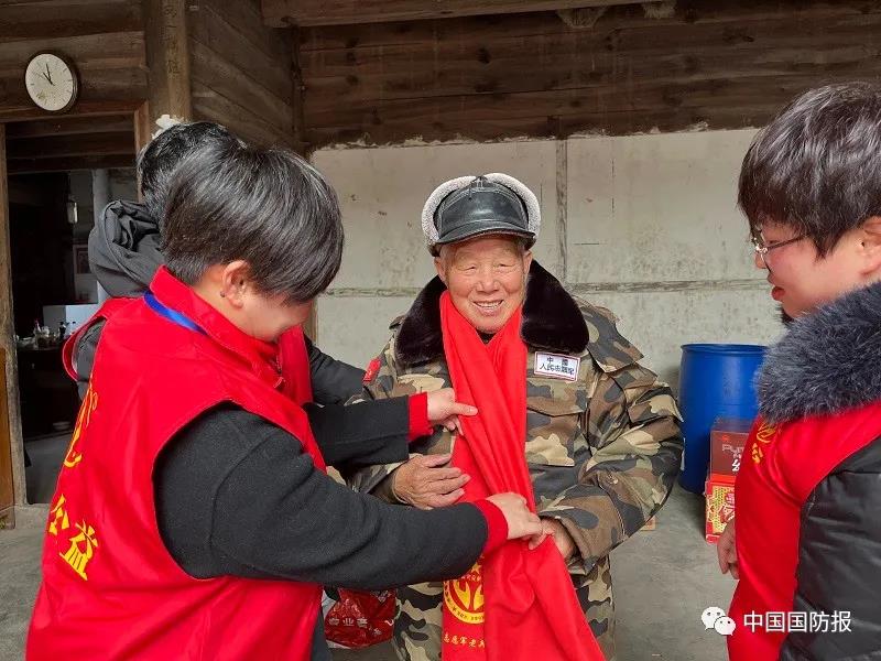 關(guān)愛(ài)老兵，你我同行-云南能投軍創(chuàng  )產(chǎn)業(yè)投資有限公司