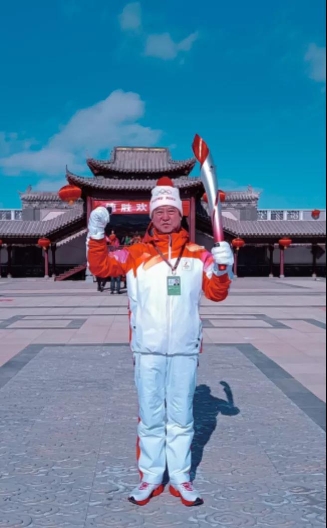 向戰友們傳遞奧林匹克精神——記冬奧會(huì )火炬手、全國模范退役軍人通占元-云南能投軍創(chuàng  )產(chǎn)業(yè)投資有限公司
