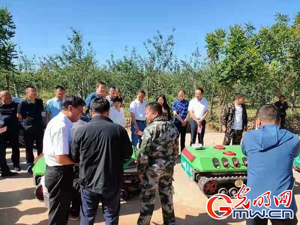 無(wú)人機“種出”的水果有什么不一樣？探訪(fǎng)這群退役老兵的創(chuàng  )業(yè)故事-云南能投軍創(chuàng  )產(chǎn)業(yè)投資有限公司