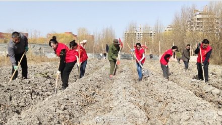 25.jpg 86歲老兵義務(wù)植樹(shù)60余載守護綠水青山-云南能投軍創(chuàng )產(chǎn)業(yè)投資有限公司